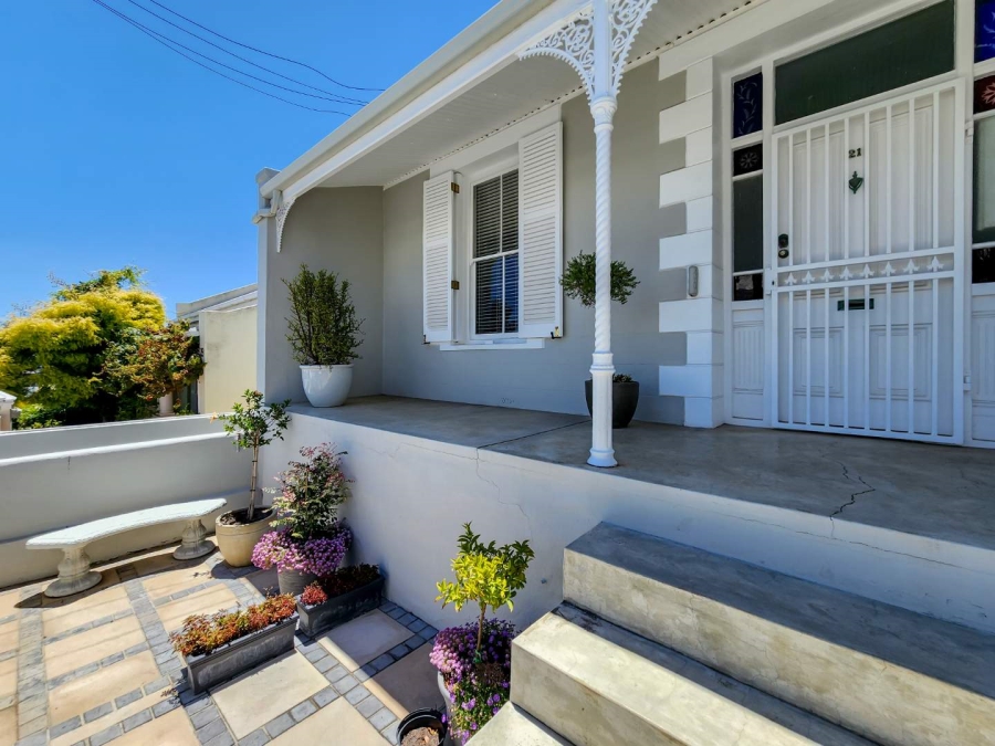 2 Bedroom Property for Sale in Green Point Western Cape